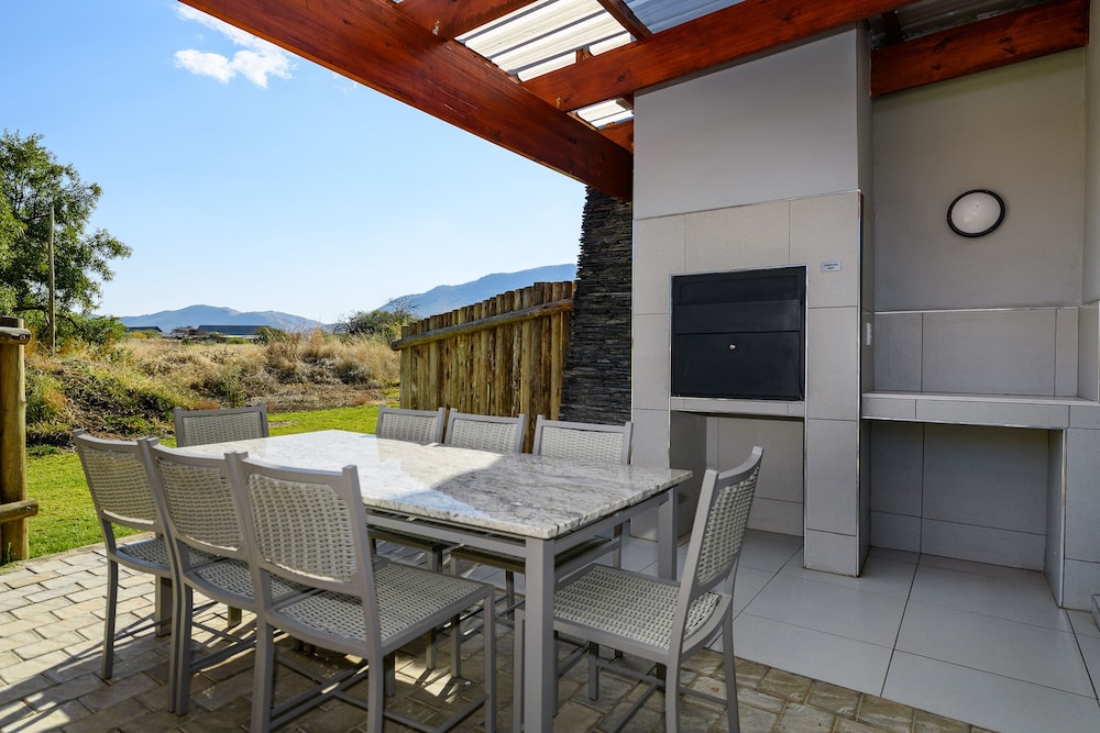Three Bedroom Luxury Chalet photo 3