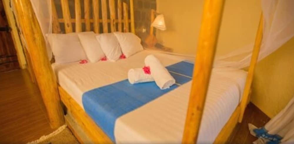 Standard Double Room, 1 Queen Bed, Garden View (Tukul)