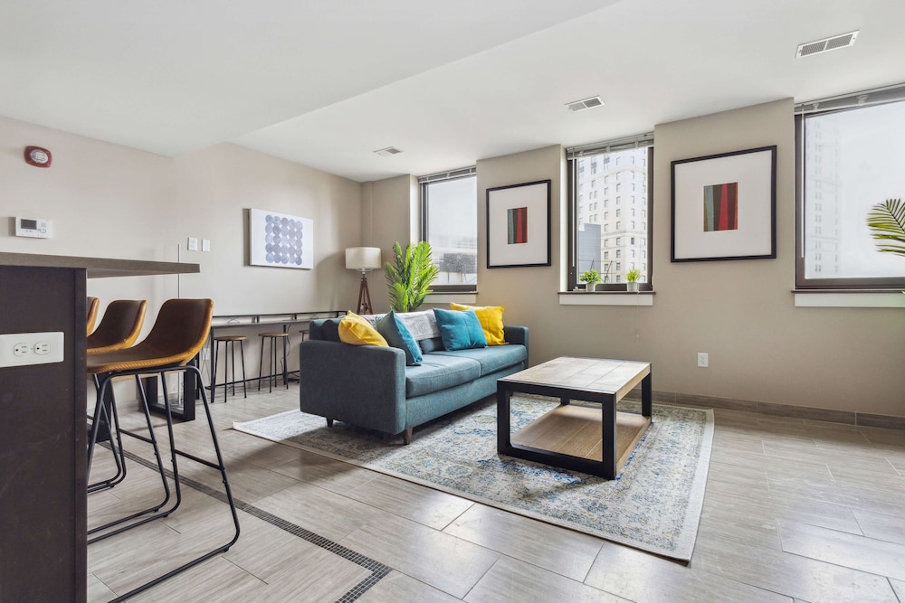 Signature Apartment photo 3