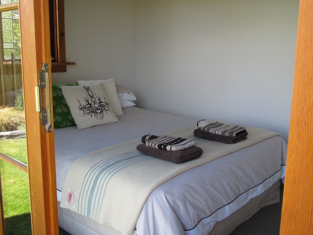 Double Room, 1 Queen Bed, Mountain View photo 1