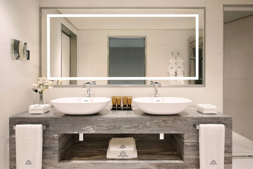 Royal Suite, 4 Bedrooms thumbnail 5