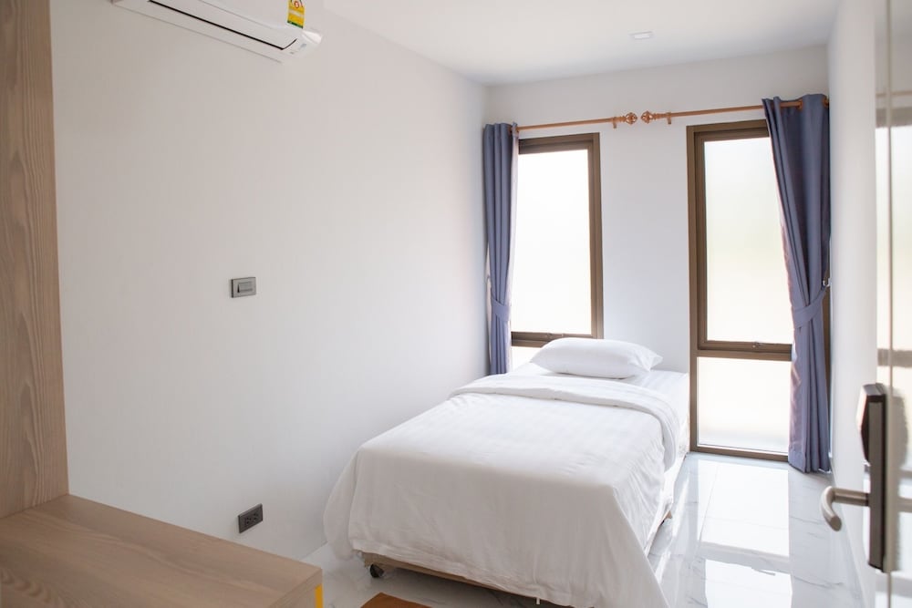 Comfort Single Room, 1 Twin Bed, Non Smoking, Shared Bathroom photo 1
