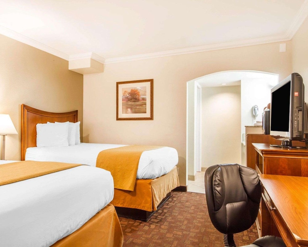 Double Room, 2 Double Beds, Non Smoking - Photo 3