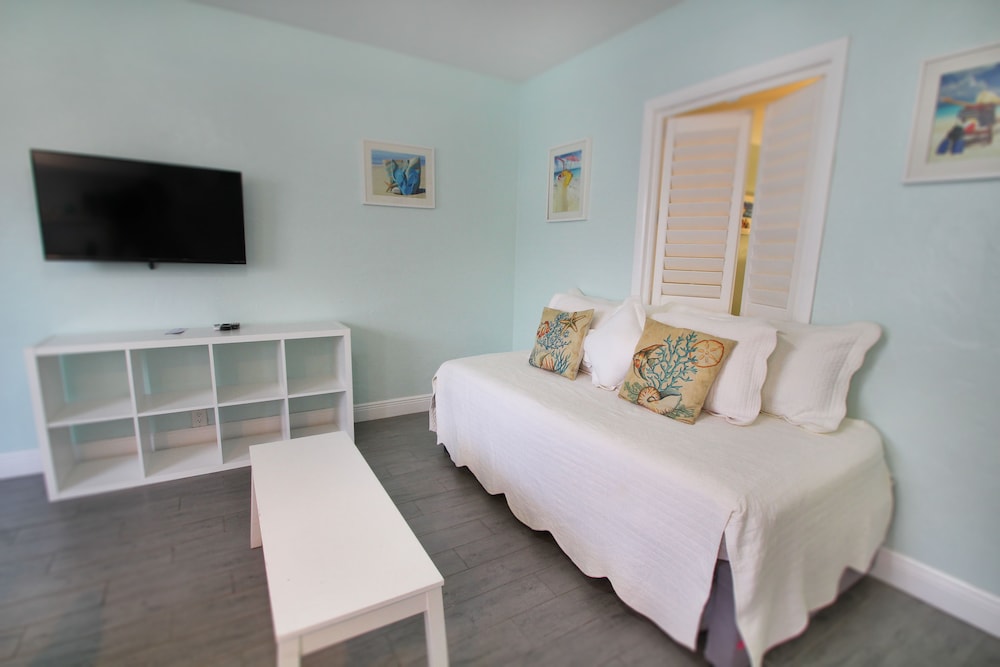 Standard Suite, 1 Bedroom - Photo 5