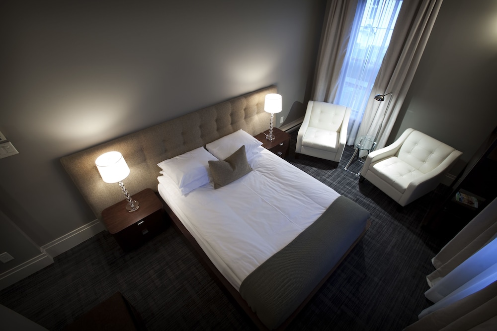 Superior Room, 1 Queen Bed, Private Bathroom photo 3