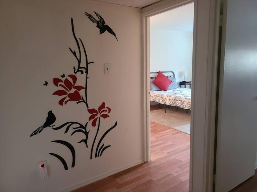 2BR 2B Clean Spacious Great Location, Photo 14