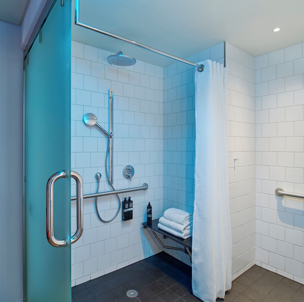 Room, 1 King Bed (Mobility Accessible, Roll-In Shower)