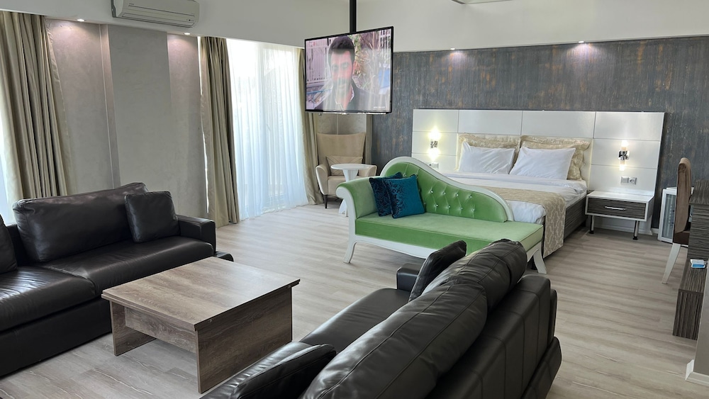 BALKONLU PRINCE SUITE photo 2