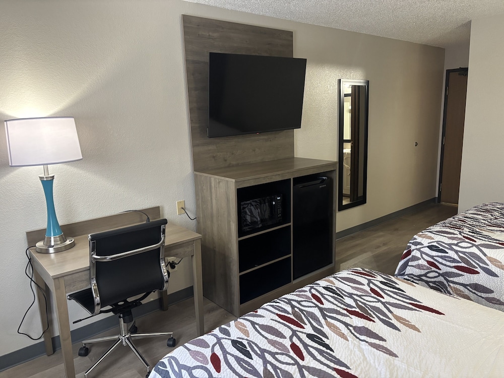 Suite, 2 Double Beds, Non Smoking - Photo 4