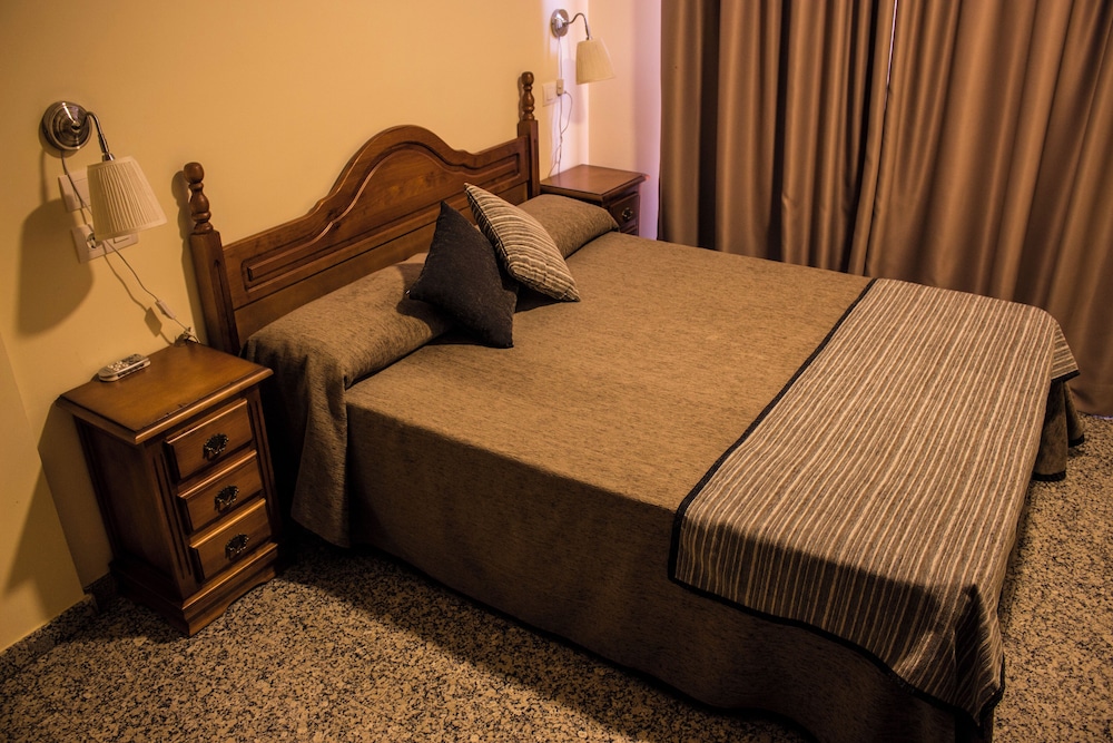 Double Room - Photo 7
