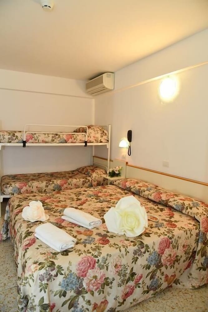 Quadruple Room, Sea View