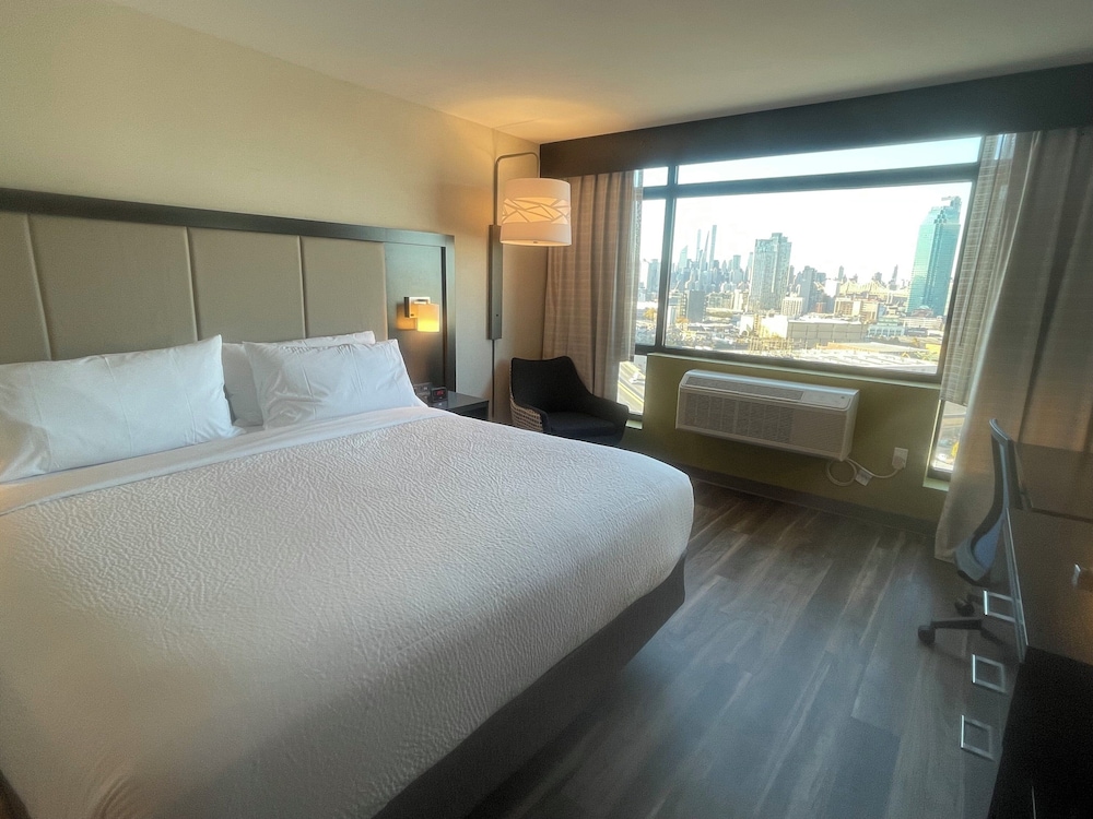 Standard Room, Multiple Beds (NYC Skyline View Pet Friendly)