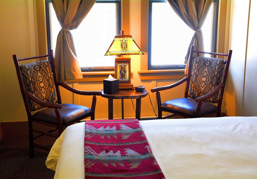 Traditional Double Room, 1 Double Bed, Shared Bathroom photo 3