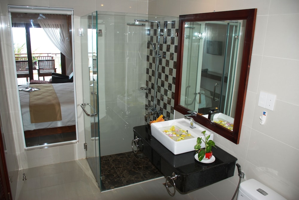 Deluxe Room, Pool View - Photo 6