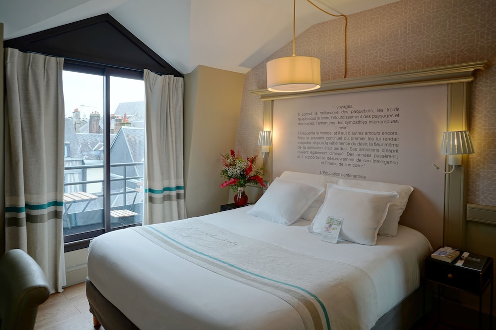 Superior Room, 1 Queen Bed, Balcony, City View (Larger Room) - Photo 4