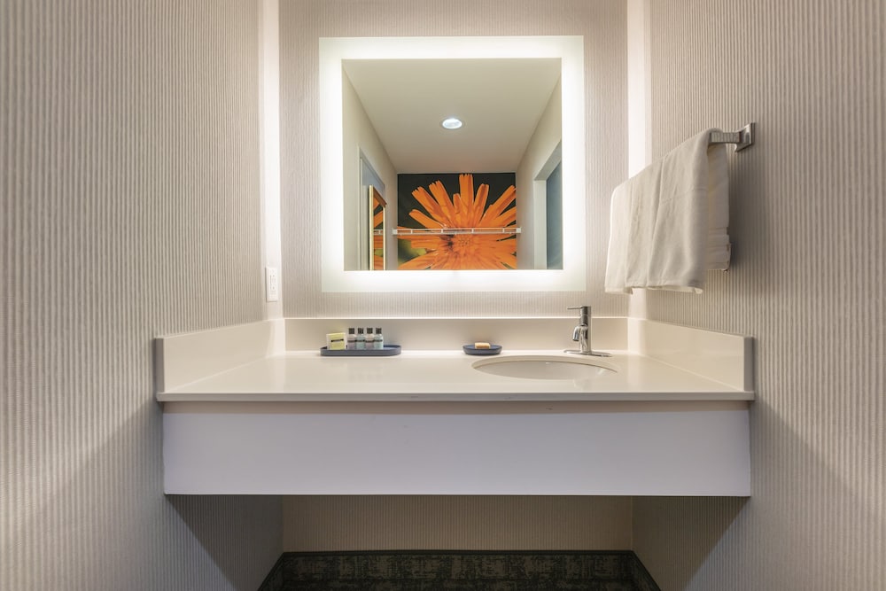 Executive Suite, 1 King Bed with Sofa bed - Photo 2