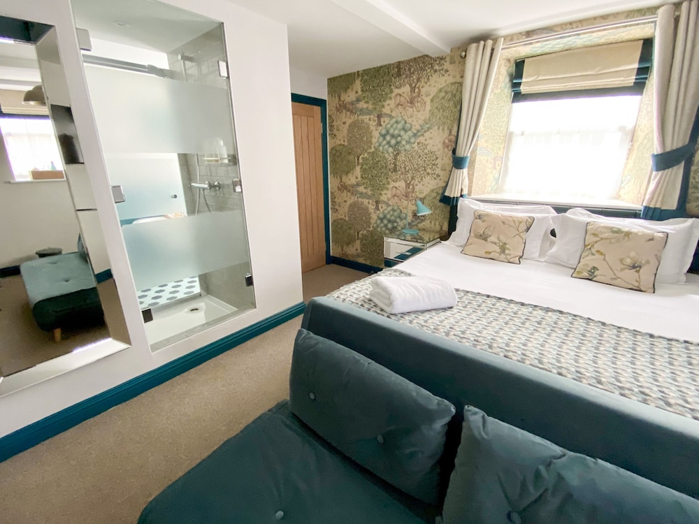Superior Suite, Ensuite (Cuckoo Pen)