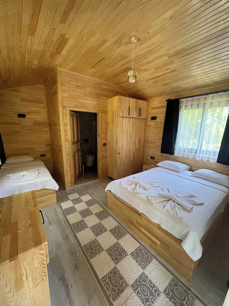 Standard Tree House, Multiple Beds photo 1
