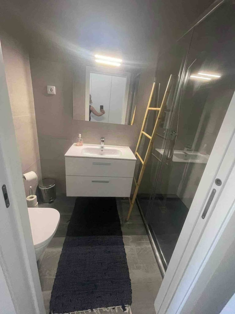 Flat Spacious and Tidy - Close Stadium + Wifi+ac, Foto 5