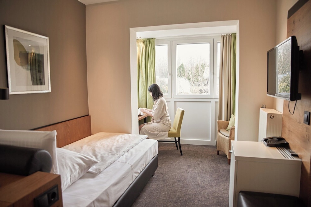 Economy Single Room