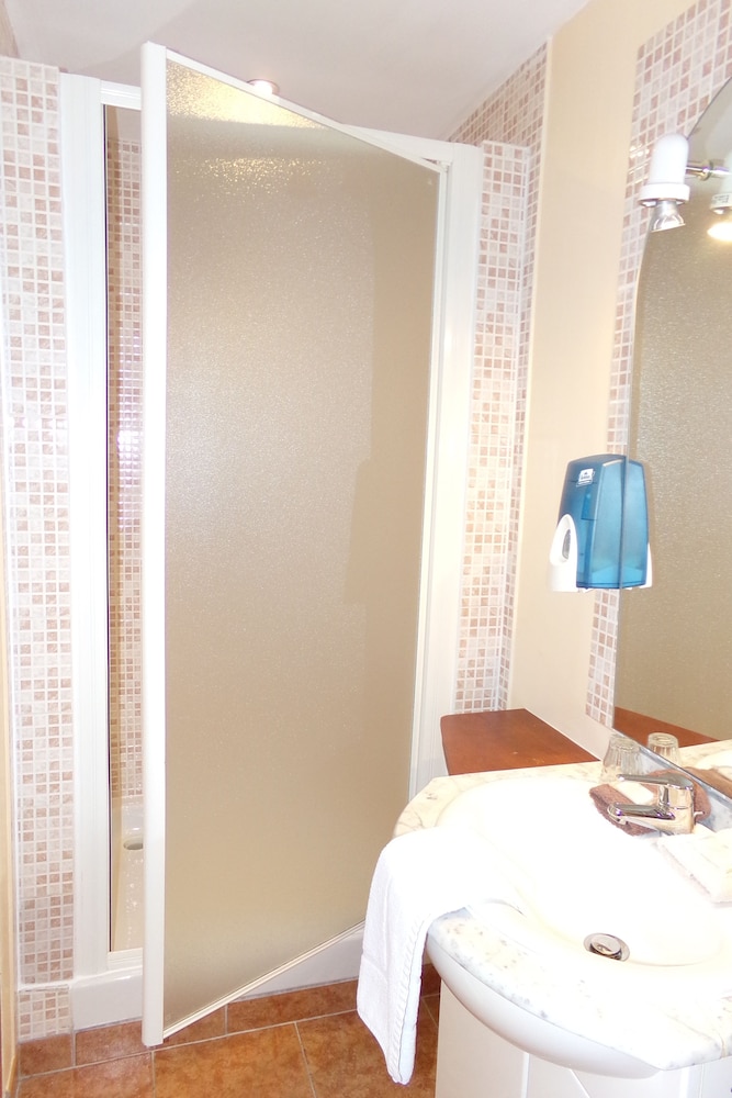 Classic Double Or Twin Room, 1 Double Bed, Non Smoking photo 3