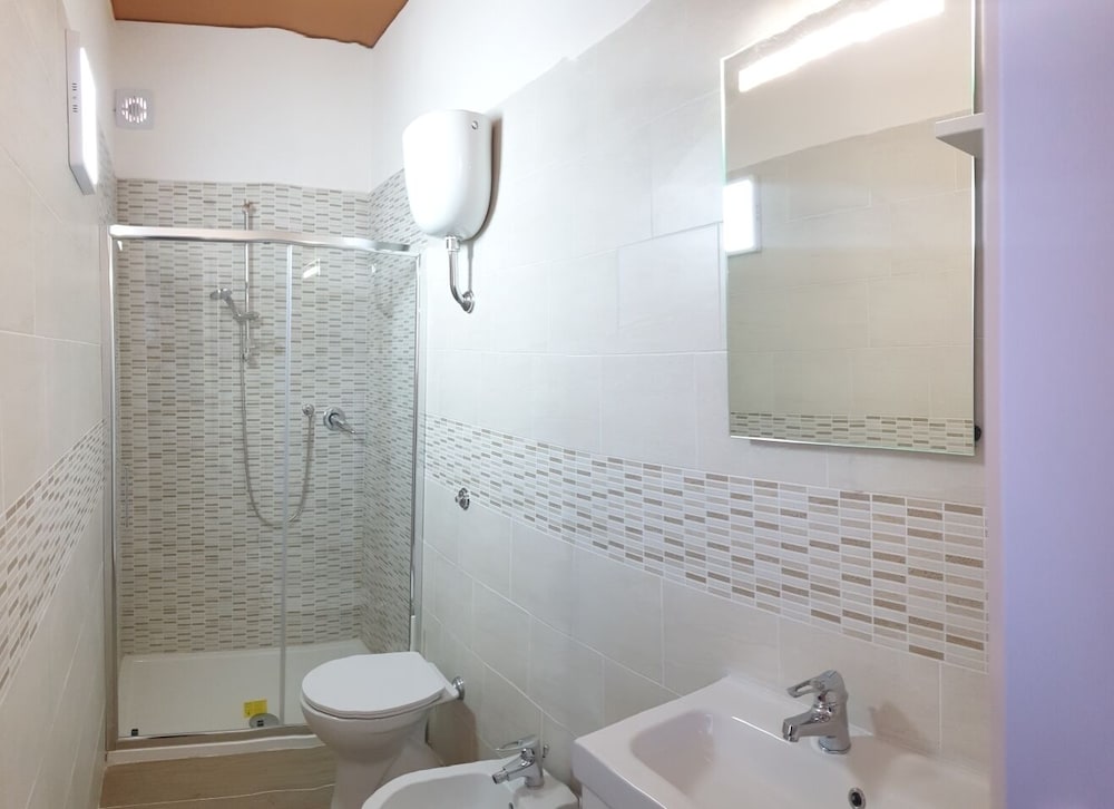 Comfort Room photo 2