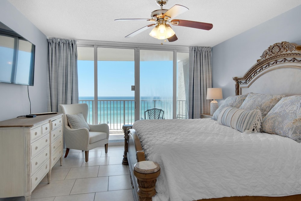 Condo, 1 King Bed with Sofa bed (Long Beach Resort 1-402)