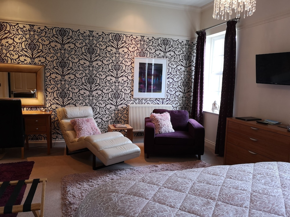 Superior Suite (Cherry Suite) photo 2