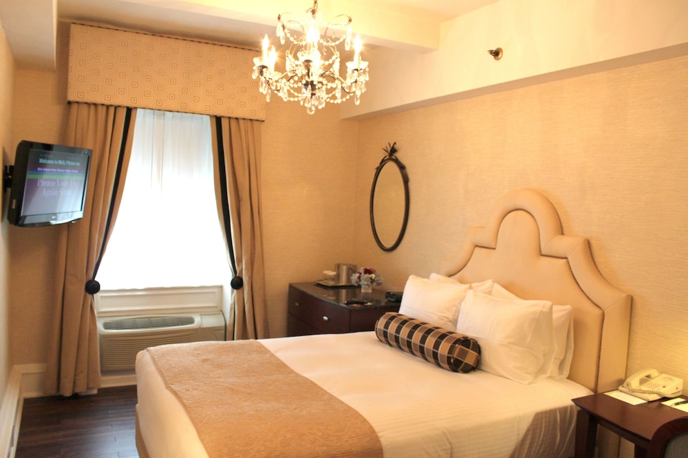 Standard Room, 1 Queen Bed - Photo 1