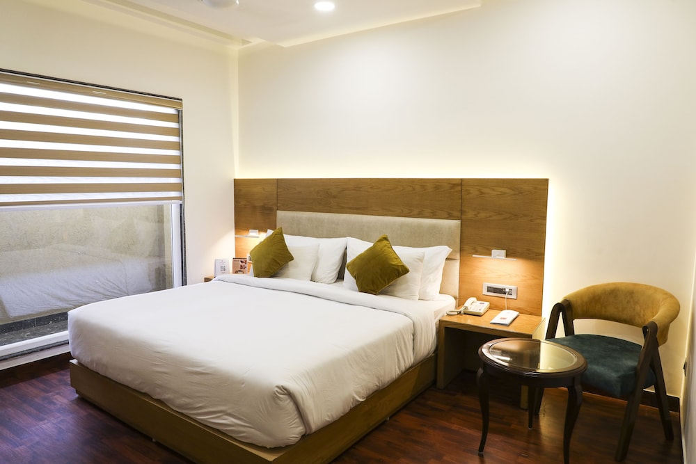 Executive Room - Photo 1