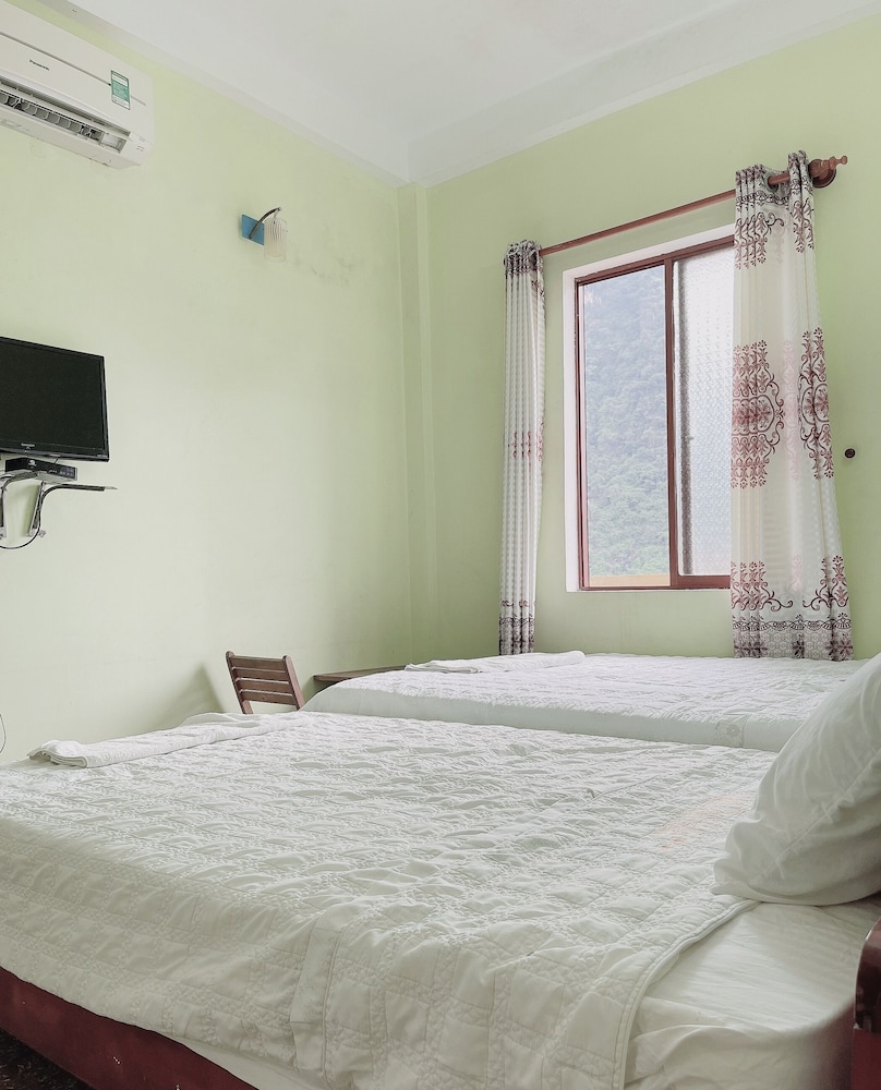 Twin Room, River View photo 1