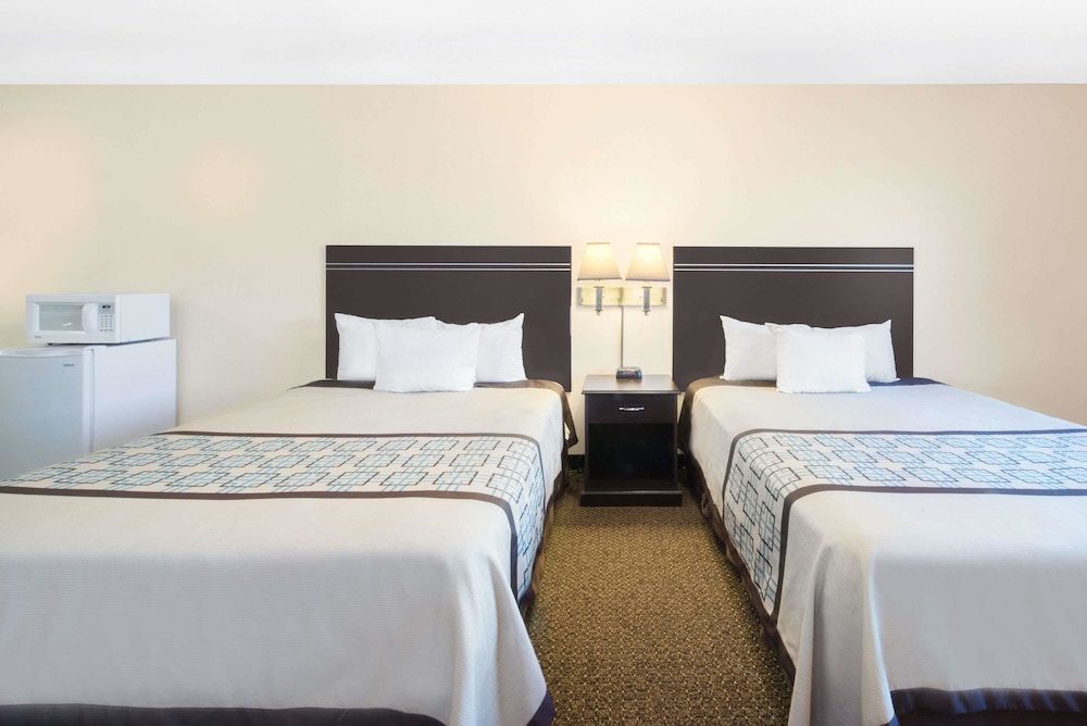 Room, 2 Double Beds, Smoking photo 1