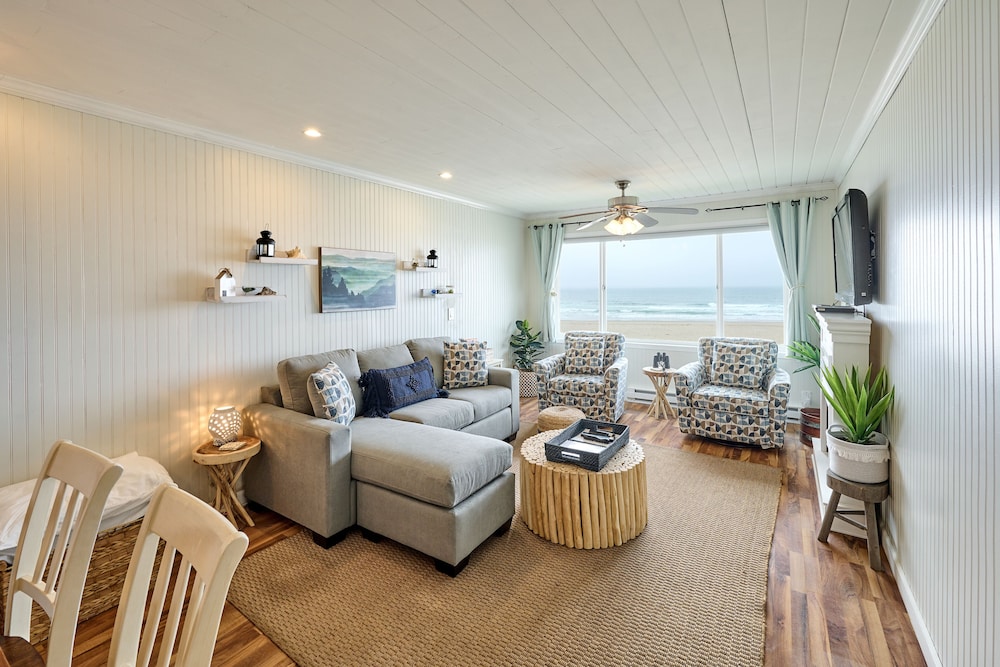 Premier Condo, 1 Bedroom, Kitchen, Beach View photo 1