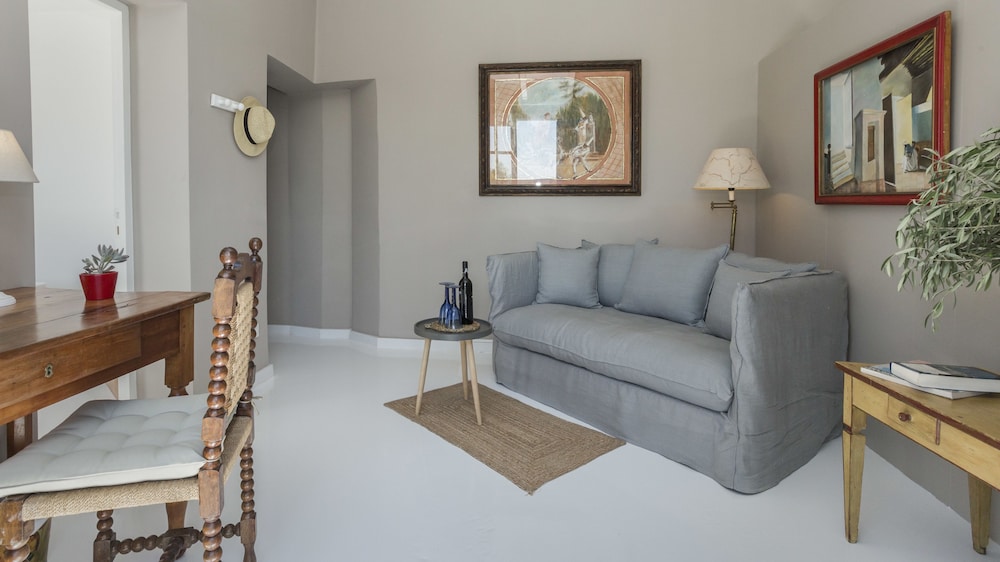 Suite, Balcony (Tapies) photo 2