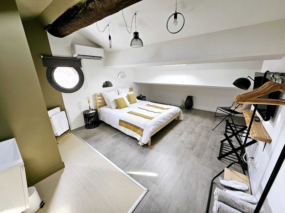 Luxury Apartment, Private Bathroom, Garden View (Duplex Reveuse)