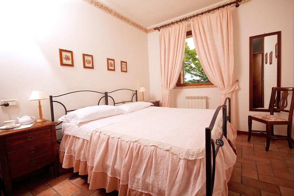 Family Apartment, 2 Bedrooms, Hill View photo 1