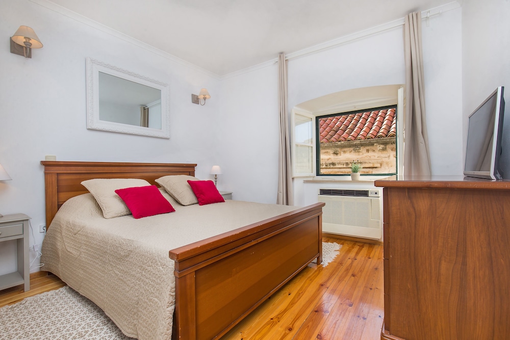 City Apartment, City View