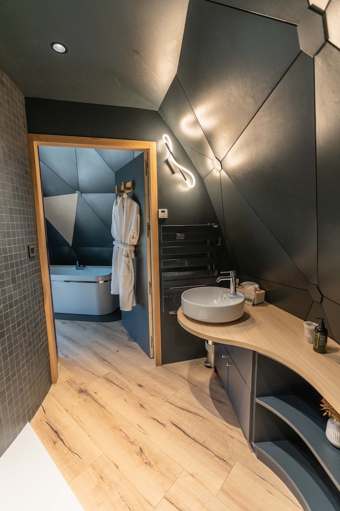 D'Hôme Prestige avec Baignoire Balnéo photo 2
