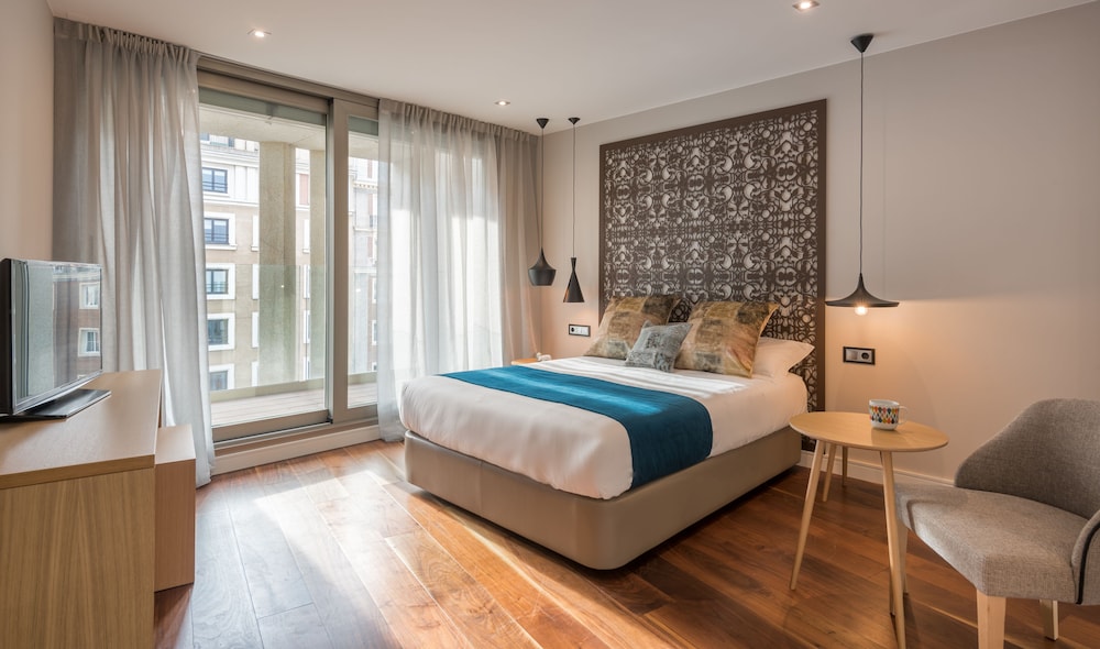 City Duplex, 3 Bedrooms, Terrace, City View - Photo 8