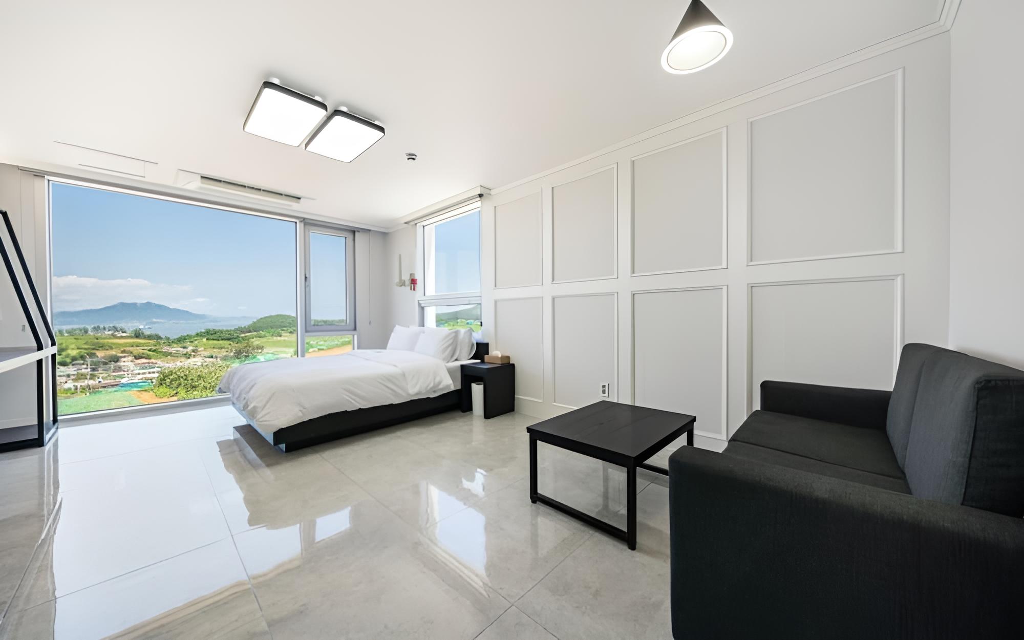 Room (Room 303 (Ocean View)) - Photo 6