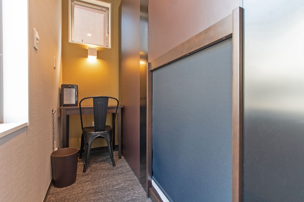 Shared Dormitory, Men only photo 3
