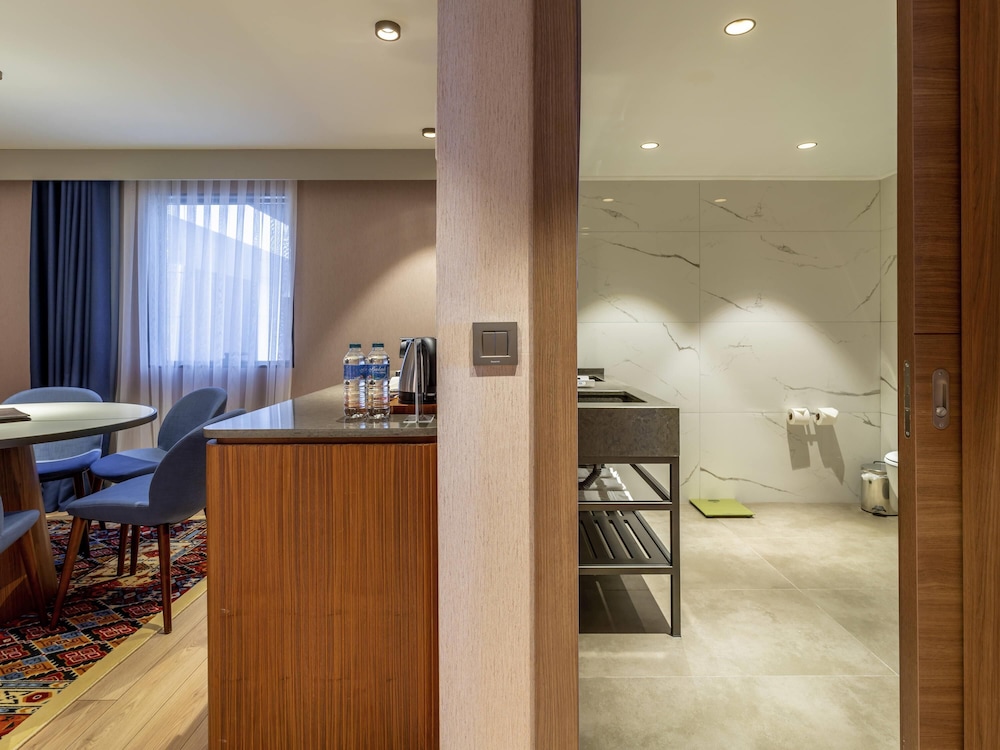 Suite, 1 Double Bed, Sea View - Photo 2