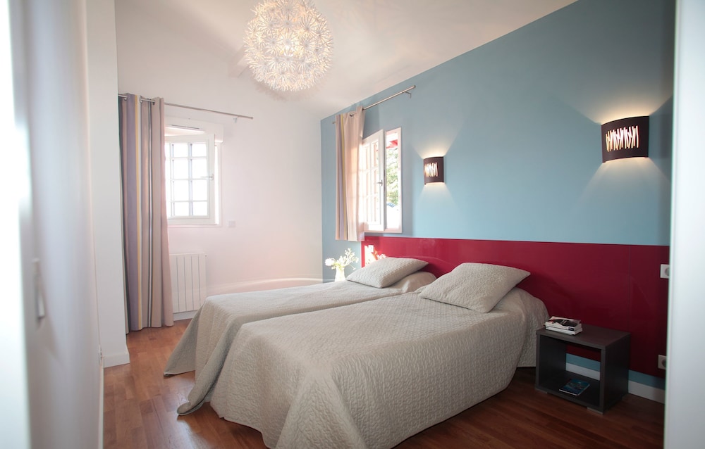 Villa photo 2