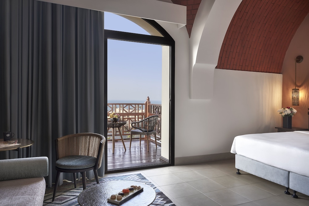 Sea View King Room with Cove Club Access