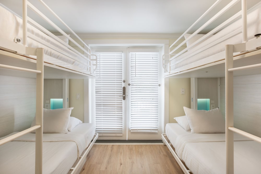 NYAH Private Room 4 Single Beds