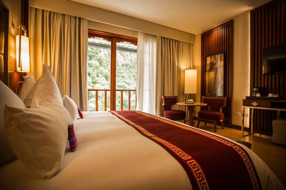 Deluxe Room, 1 King Bed, River View - Photo 4