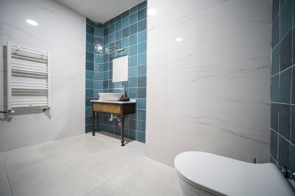 Superior Triple Room With Balcony (Garden View) photo 2