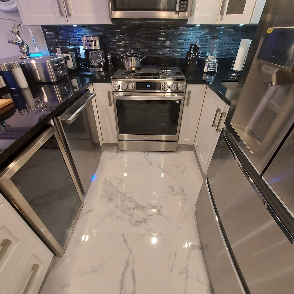 Luxurious 3 Bedroom Townhouse photo 3