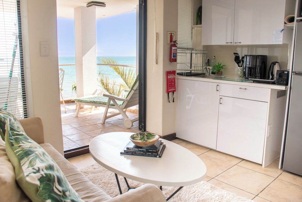 Luxury Suite, 1 King Bed with Sofa bed, Spa Bath, Ocean View, Beachside - Photo 10