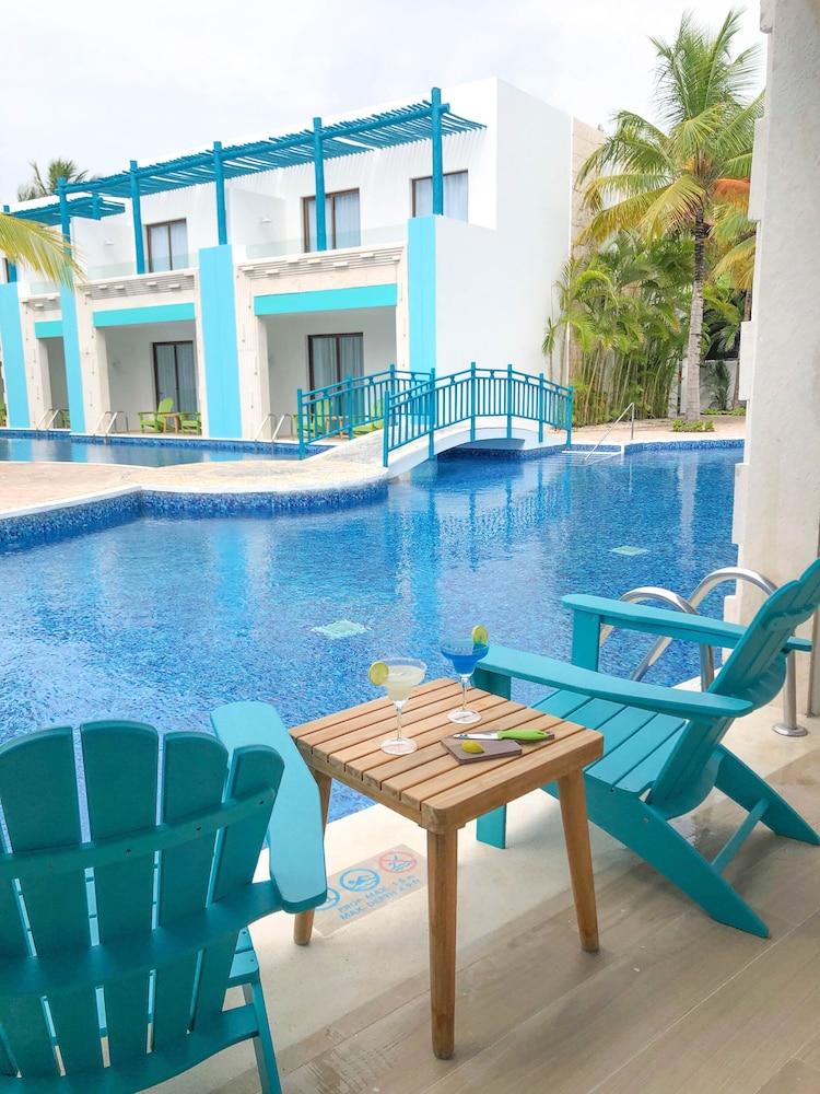 Junior Suite (Swim Up Paradise) - Photo 1